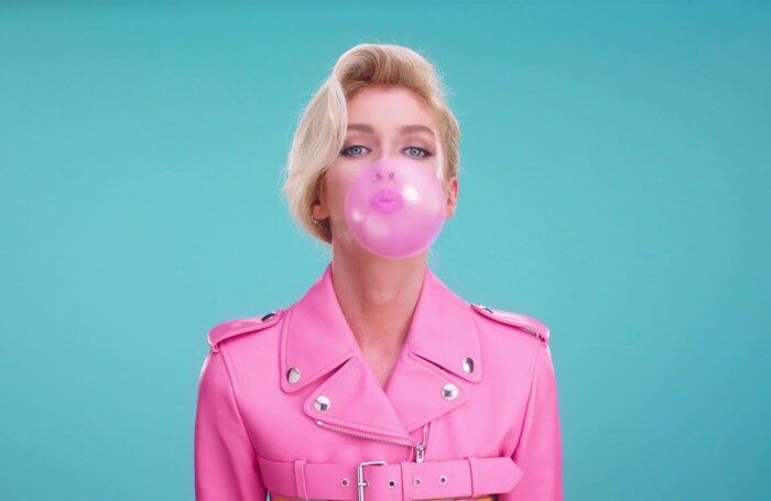 Toy 2 Bubble Gum - Moschino - Iris Alta Perfumera